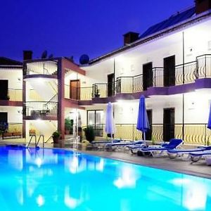 Las Palmeras Hotel